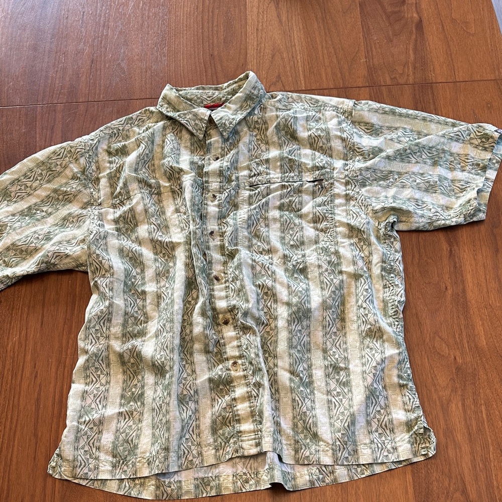 THE NORTH FACE Shirt
